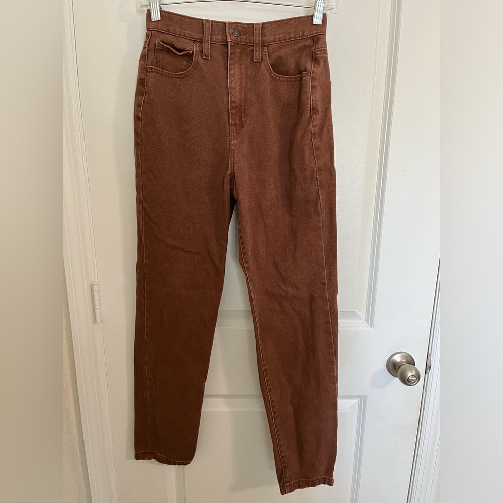 Brown ‘90s jeans